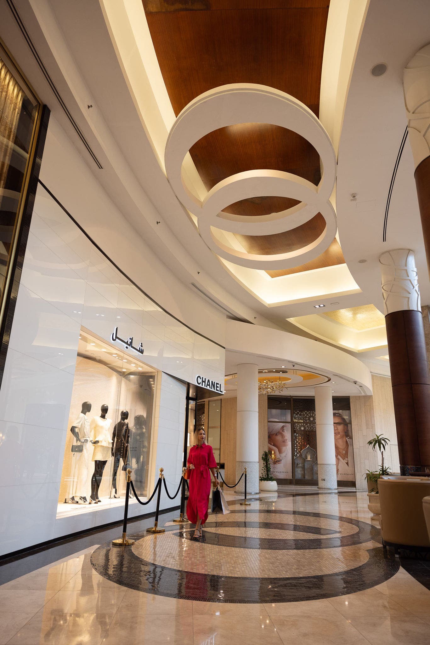 游览泻湖购物中心 (Lagoona Mall)