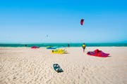 富瓦里特风筝海滩 (Fuwairit Kite Beach)