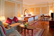 多哈华威酒店 (Warwick Doha Hotel)