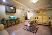 拉维拉套房酒店 (La Villa Suites Hotel)