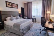 皇家里维埃拉酒店 (The Royal Riviera Hotel)