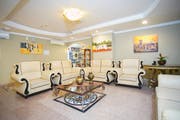 拉维拉套房酒店 (La Villa Suites Hotel)