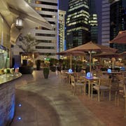 多哈西湾大厦伊兹丹套房酒店 (Ezdan Hotel and Suites West Bay Towers Doha)