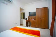 拉维拉套房酒店 (La Villa Suites Hotel)
