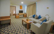 拉维拉宫酒店 (La Villa Palace Hotel)